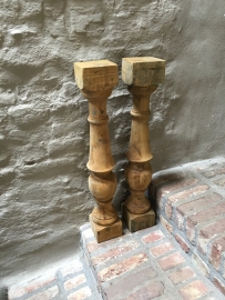Oude naturel houten baluster console kandelaar robuust pilaar sokkel stoer
