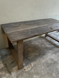 Hele stoere oude grof grove vegrijsd houten tafel 190 x 94 x H79 cm eettafel bureau euro werktafel werkbank van oude deur keukentafel landelijk stoer vintage urban industrieel