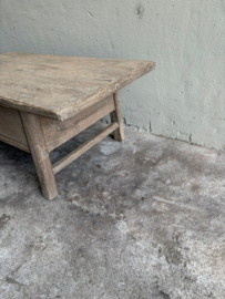 Mooie vergrijsd houten salontafel met grote lade landelijk 109,5 x 58 x H44,5 cm