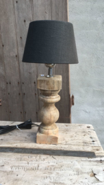 Stoere naturel houten balusterlamp tafellamp landelijk stoer robuust