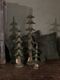 PTMD kerst kerstboom shefin green cement Xmas tree statue decoratie old green groen middel medium