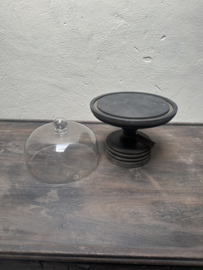 Vergrijsd grijs houten taartplateau met glazen stolp landelijk grey aura Peeperkorn