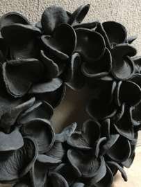 Stoere badam krans 45 cm landelijk stoer zwart zwarte vergrijsd grijs donkergrijs antraciet antreciet