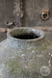 Prachtige grote oude stenen kruik vaas pot landelijk stoer sober grijs verweerd 49 X 33 cm