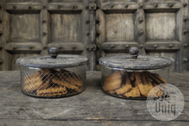 Glazen koektrommel snoeptrommel schaal glas met houten deksel landelijk stoer vergrijsd grijs hout craquelé