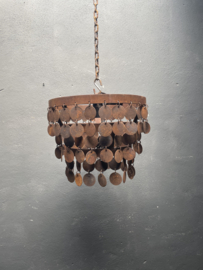 Stoere roest ijzeren lamp 31 cm schijfjes Schijfjeslamp lamp hanglamp schelpen schelpjes landelijk stoer industrieel Schijfjeslamp