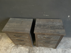 Stoer vergrijsd oud doorleefd houten truckwood kastje nachtkastje nachtkastjes landelijk stoer industrieel vintage hout ladenkast