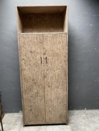 Grote oud houten dichte kast 2 deurs schap vak landelijk stoer industrieel 220 x 88 x 40 cm