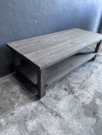 Landelijke oud vergrijsd houten salontafel met onderblad tafel 140  x 60 cm stoer sober nr 2