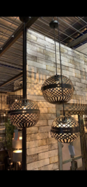 Stoere zwart bruin metalen korflamp hanglamp bollamp bol bal bollen industrieel landelijk lantaarn urban vintage 30 cm