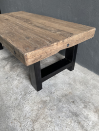 Stoere oud vergrijsd houten salontafel teakhouten teakhout houten blad 120 x 60 cm bassano ijzeren onderstel landelijk stoer industrieel SEP