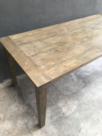 Vergrijsd houten eettafel teakhout teakhouten tafel eettafel landelijk stoer 200 x 90 x H79 cm stoer