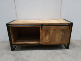 Houten televisiekast tvmeubel schuifdeur sideboard sidetable kast hout houten metaal metalen dressoir landelijk industrieel vintage