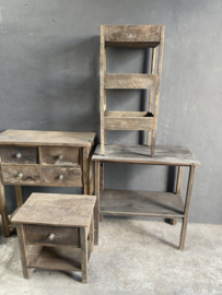 Oud vergrijsd houten ladekast ladekastje sidetable sideboard wandtafel kast kastje landelijk stoer