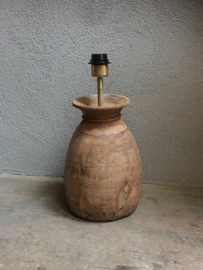Oude houten lamp gemaakt van Nepal pot kruik schemerlamp tafellamp landelijk stoer vintage industrieel oud