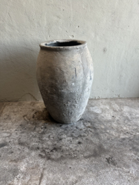 Oud stenen kruik olijfkruik waterkruik pot vaas 75 cm hoog 50 cm doorsnede landelijk antieke pot nr 104