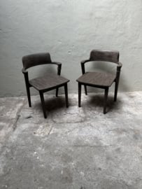 Vergrijsd teak houten stoel armstoel stoelen eetkamerstoelen met armleuning landelijk modern strak rond