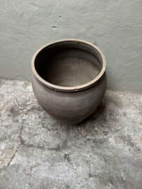 Prachtige grote stenen kruik bloempot vaas landelijk sober grijs beige vergrijsd H73 x 65 cm