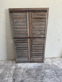 Set van 2 oude grote houten Louvre luiken Luik panelen deuren paneel vergrijsd landelijk stoer grijs