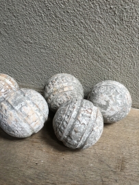 Houten bol vergrijsd wit grijs 9/10 cm greywash bal ballen bollen whitewash decoratie landelijk stoer brocant