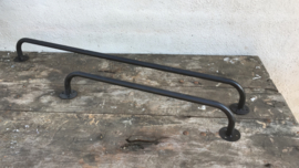 metalen stang rail muurstang 50 cm handdoekenrek zwart old look mat landelijk industrieel vintage