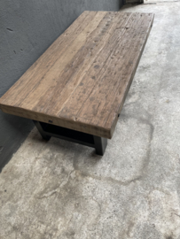 Stoere oud vergrijsd houten salontafel teakhouten teakhout houten blad 120 x 60 cm bassano ijzeren onderstel landelijk stoer industrieel