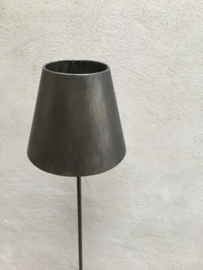 Vergrijsd metalen vloerlamp staande lamp landelijk stoer metaal grijs antraciet