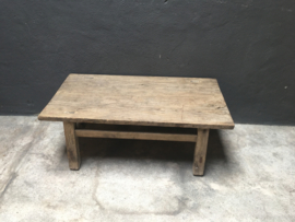 Oude vergrijsd houten salontafel tafel mooie nerf landelijk stoer 101,5 x 54 cm