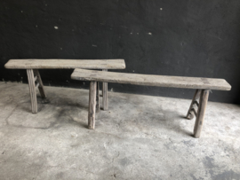 Oud Chinees vergrijsd licht houten bankje India assorti ruim assortiment olmenhout olmwood elmwood landelijk stoer grove nerf grof bank sidetable vergrijsd oud hout