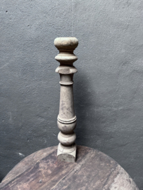 Oude baluster console kandelaar robuust vergrijsd stoer landelijk balusters balluster ballusters aura Peeperkorn nr 7