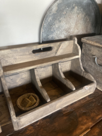 Stoere houten gruttersbak vakkenbak vakken schap trog bak keuken landelijk