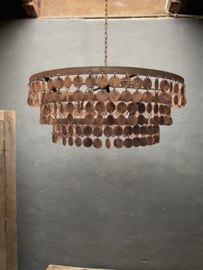 Stoere roest ijzeren lamp 70 cm schijfjes Schijfjeslamp lamp hanglamp schelpen schelpjes landelijk stoer industrieel Schijfjeslamp