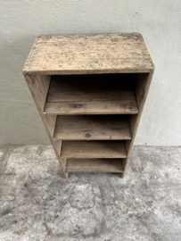 Stoer oud houten railway truckwood hout kast kastje schap rek vakken vakkenkast handdoeken schoenen rek schap industrieel landelijk vintage
