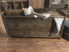 Prachtige grote originele oude houten kist dekenkist kast sidetable dressoir hal halbankje klepkist Himalayakist