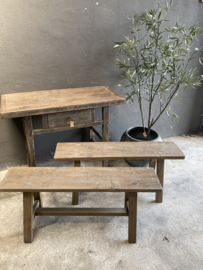 Oud landelijk vergrijsd naturel houten bankje bank kruk sidetable buro kinderbureau 130 cm bijzettafel salontafel