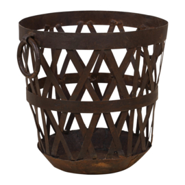 Oud metalen mand basket korf haardhout houtmand landelijk stoer industrieel vintage