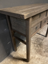 Oud houten vergrijsd doorleefd houten haltafel sidetable ladenkast la  laden stoer boeren kast buro bureau wastafel eiland landelijk badmeubel industrieel werktafel werkbank