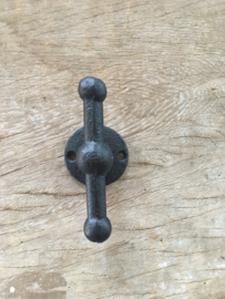 Gietijzeren deurknop classic klassiek kraan zwart kraantje greep greepje handvat handgreep handgreepje gietijzer landelijk deurknopje