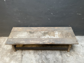 Prachtige oude vergrijsd houten tafel salontafel bijzettafel landelijk stoer vergrijsd hout houten tafel