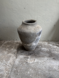 grote oude stenen kruik pot vaas decoratie antiek olijfpot olijfkruik graankruik landelijk eye catcher H 89 cm nr 18