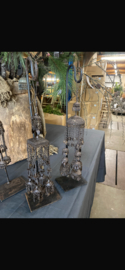 Prachtige sobere grijs bruin metalen hanger op standaard groot landelijk stoer vintage oosters