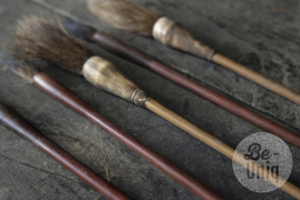 Oude kwast penseel landelijk stoer decoratie kalligrafeer hout houten