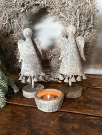 Leuke grijze metalen engel engeltje engeltjes kerst landelijk stoer vergrijsd H30 x D11 cm