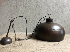 Stoere metalen hanglamp kap bruin metaal stoer robuust industrieel ketel studs oud beslag landelijk fabriekslamp