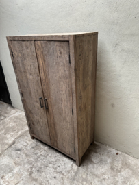 Grote 2 deurs kast H140 x 81 x 40 cm railway truckwood houten kast linnenkast keukenkast planken legplanken industrieel stoer landelijk SEP