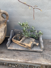 Oud vergrijsd houten tempeltje tempel offertafeltje vintage landelijk HOFFZ