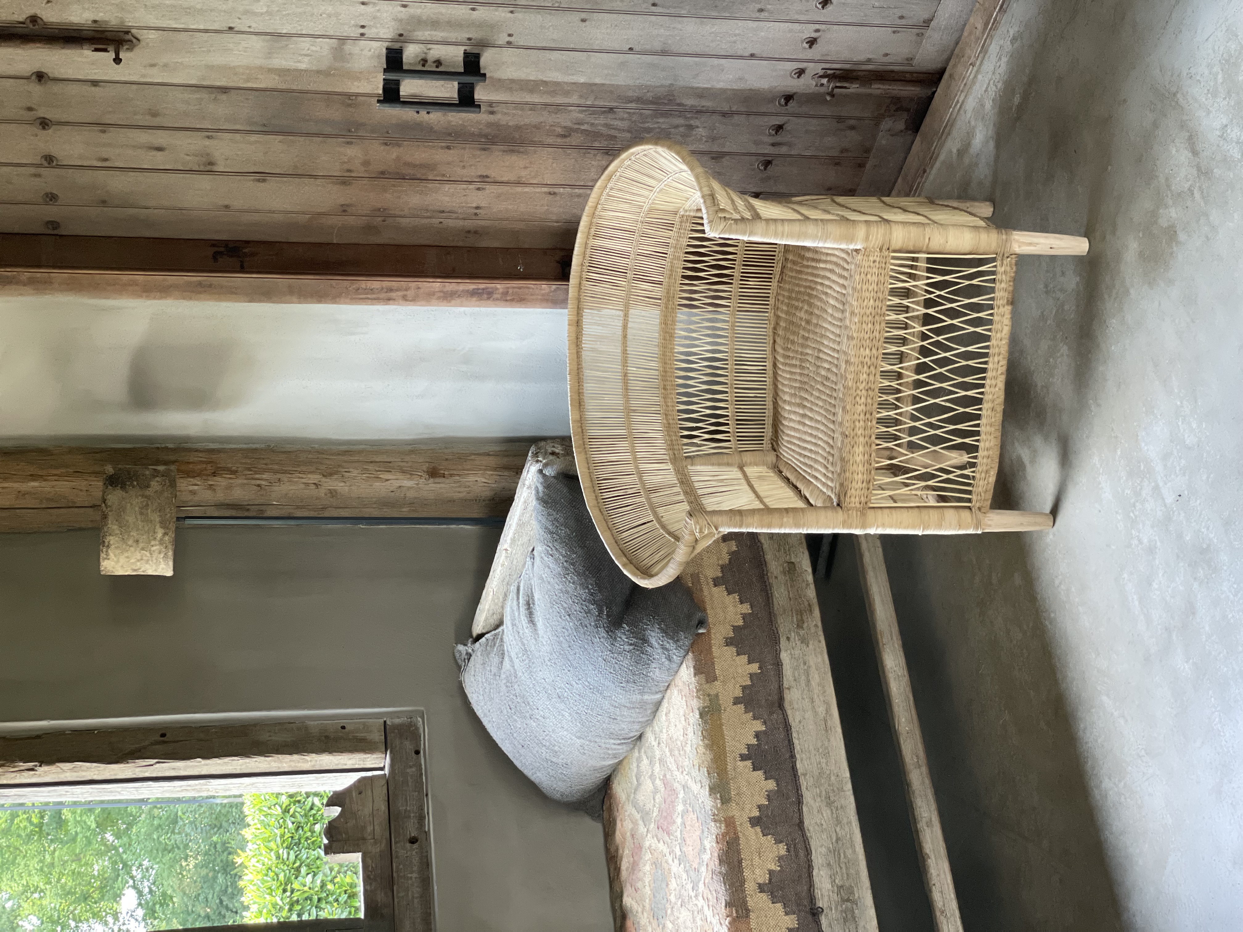 Prachtige naturel rotan rieten stoel Malawi cane chair fauteuil lounge natural landelijk sober Ibiza