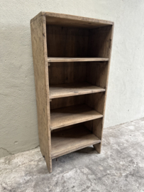 Stoer oud houten railway truckwood hout kast kastje schap rek vakken vakkenkast handdoeken schoenen rek schap industrieel landelijk vintage