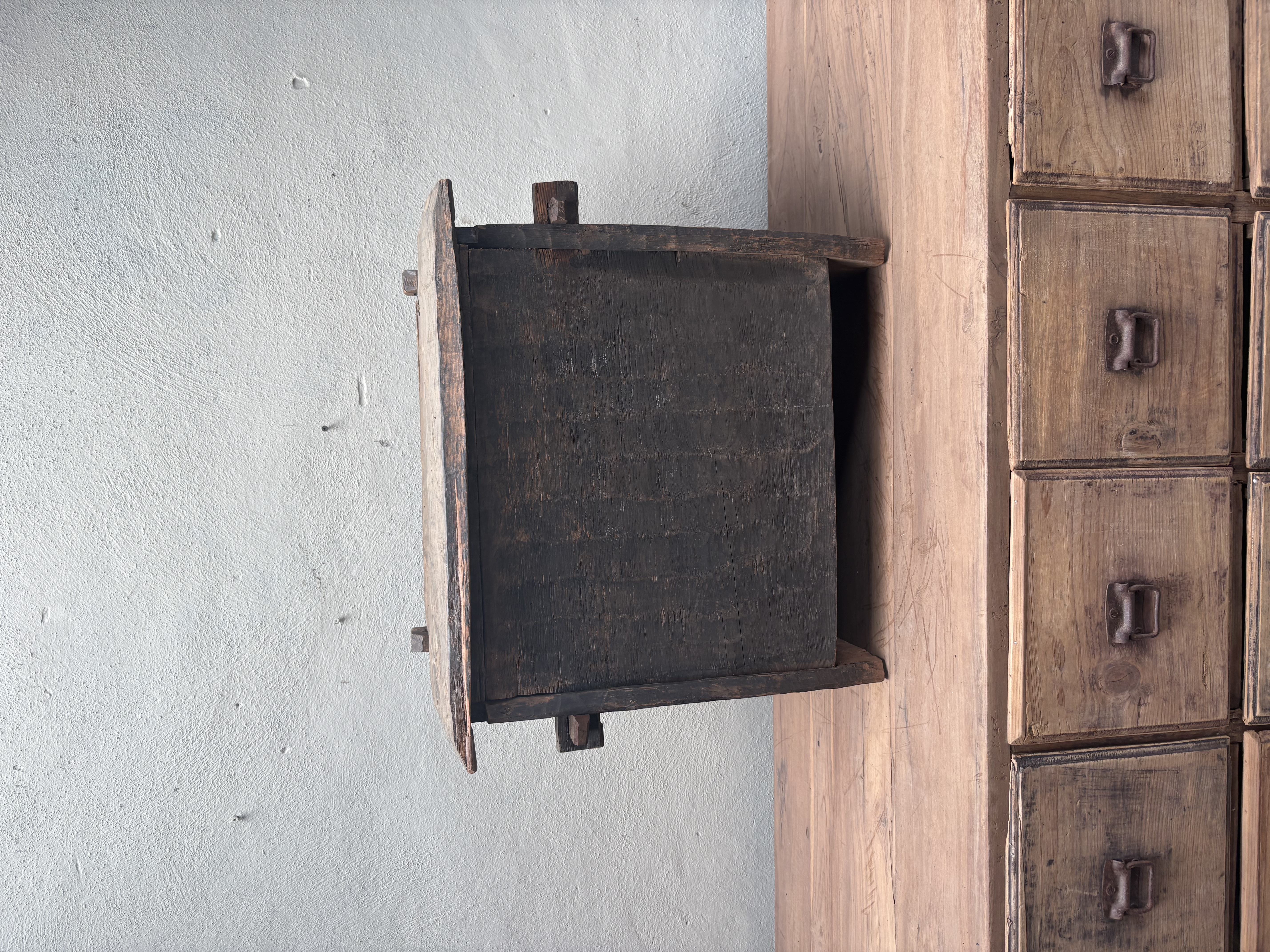 Stoere originele oude houten Himalaya kist kistje dekenkist landelijk klepbank nr 43