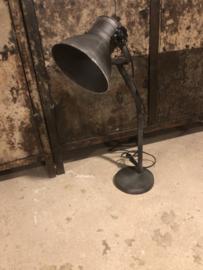 Industrieel metalen metaal zinken zink lampje buro sunburn grijs antraciet mat zwart old look bed leeslampje tafellamp tafellampje landelijk grijs stoer metaal